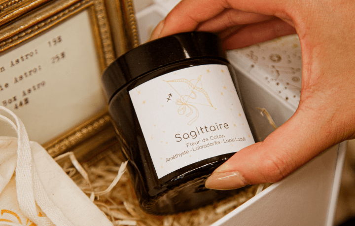 Présentation bougie sagittaire - fleur d'ô